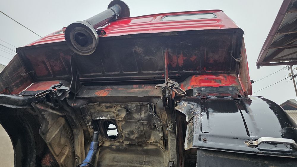 Срочна кабина сотилади