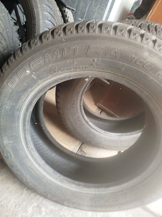 Продам четыре балонна зимние Шипованные
