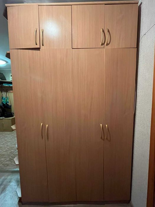 Продам срочно шкаф