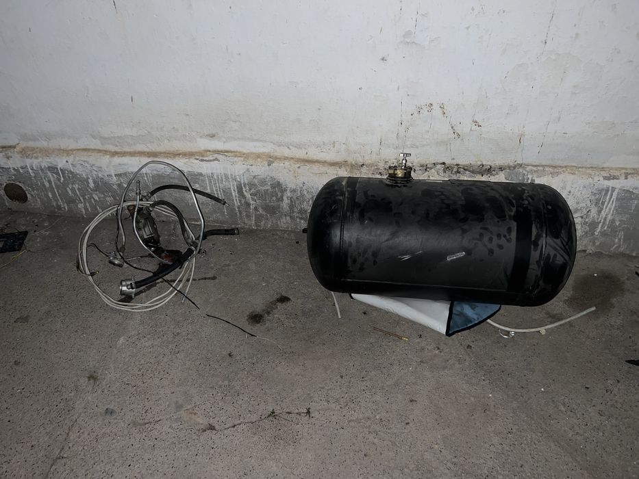 90 litrli 3 pokaleniya propan sotiladi yoki metanga almashaman