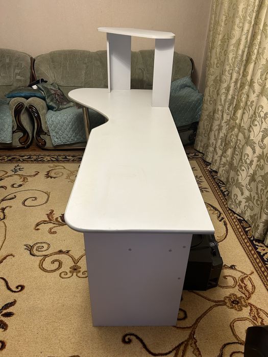 Продам стол компьютерный