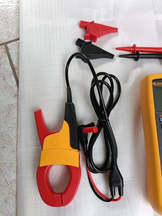 Fluke 1587fc multimetru digital cu funcție de testare  de izolație