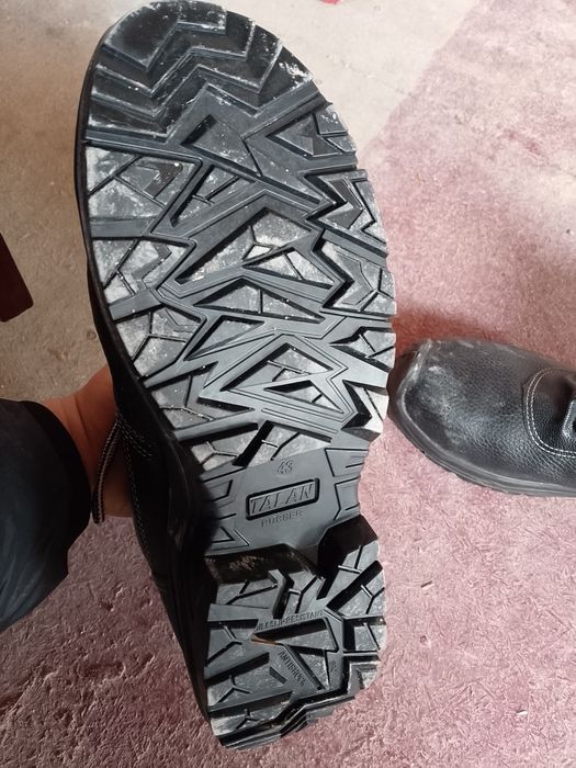 Рабочая ботинкаа