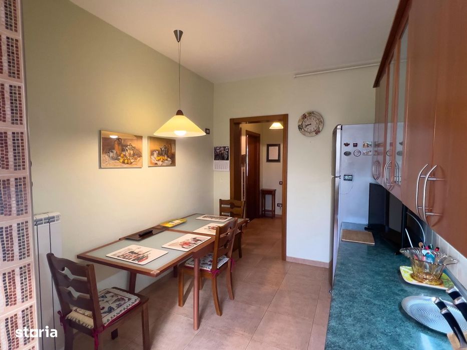 Apartament in vila cu curte la 50 metri de parc.