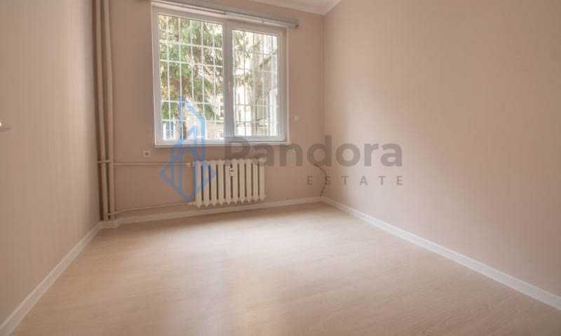 Дава се под наем Тристаен апартамент в София, Център - 83 кв.м за 600 € - Снимка #6