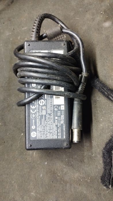 Зарядное устройство ноутбуков