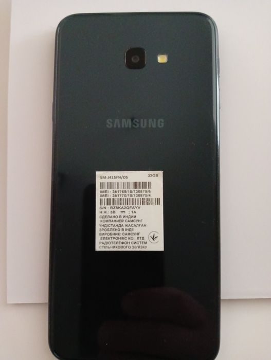 Продам телефон  САМСУНГ  J  4+