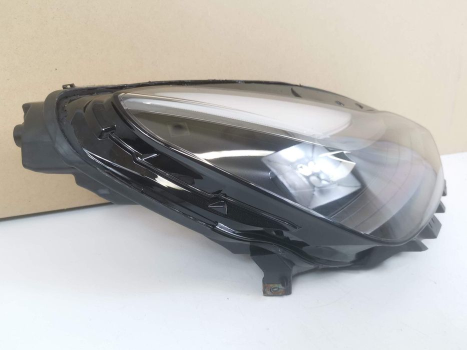 Тесла Модел 3/Y / Tesla Model 3/Y Дясна фара LED Tesla Model 3/Y Ориги