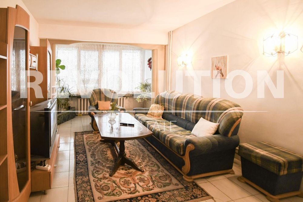 Дава се под наем Тристаен апартамент в София, Света Троица - 90 кв.м за 797.64 € - Снимка #1