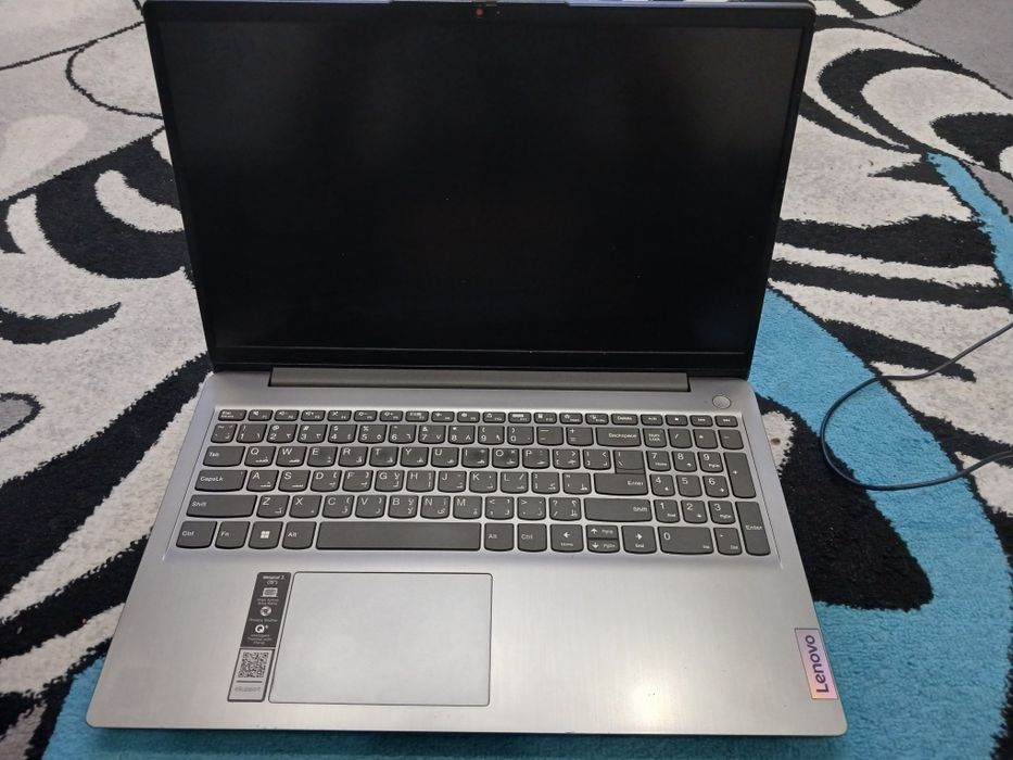 Lenovo noutbuk sotiladi