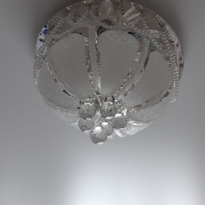 Продам люстру состояние отличное