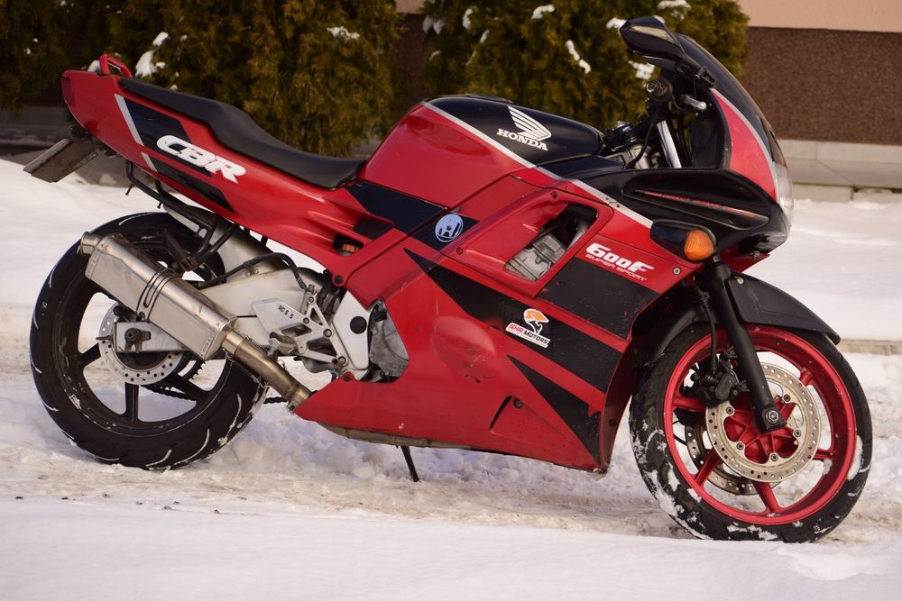 Vând sau schimb Honda cbr 600f (f1 f2 f3 f4 f4i)