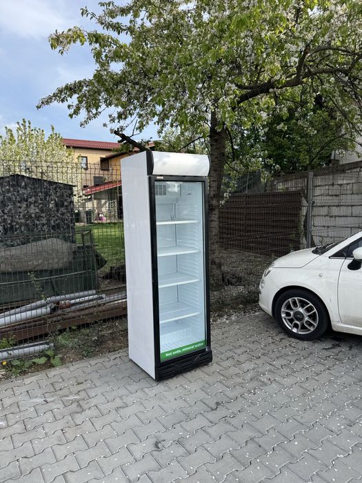 Vitrina frigorifica / frigider bauturi economic LED
