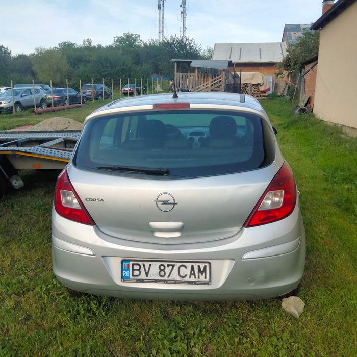 Dezmembrez Opel corsa D 2011