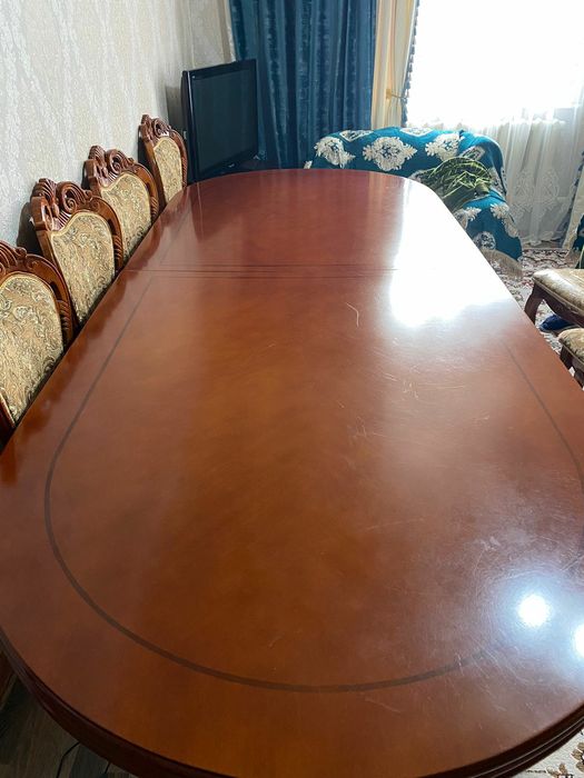 Продам стол и стуля для гостиной