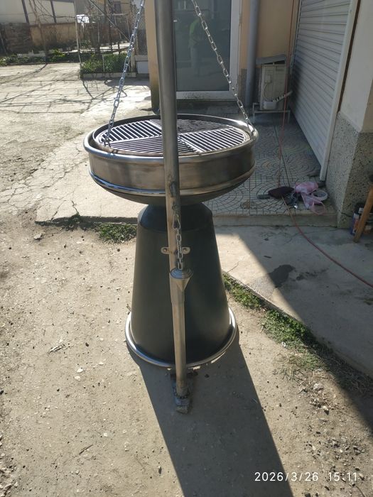 Барбекю на дървени въглища