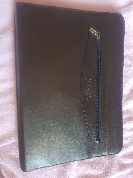 продам папку в хорошем состоянии