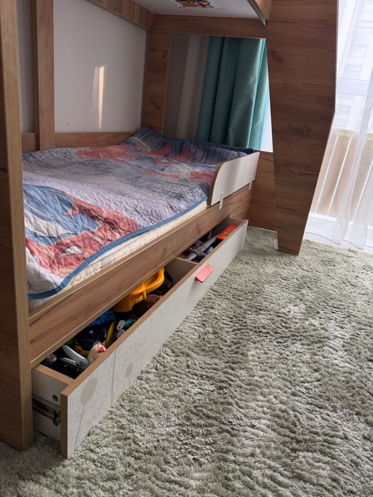 Двухъярусная детская кровать