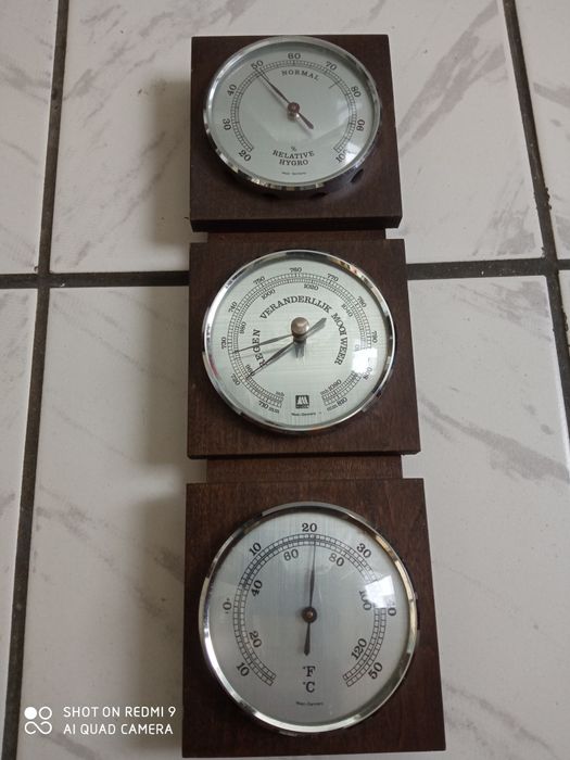 Немска  метеорологична  станция  барометър,,термометър.,влагомер.