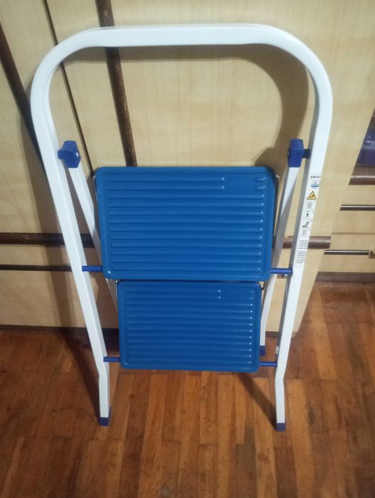 Продавам Стълбичка с 2 стъпала - почти нова