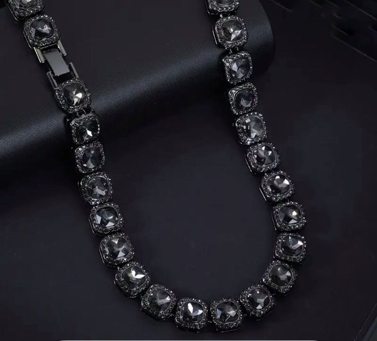 Мъжки хип-хоп ланец