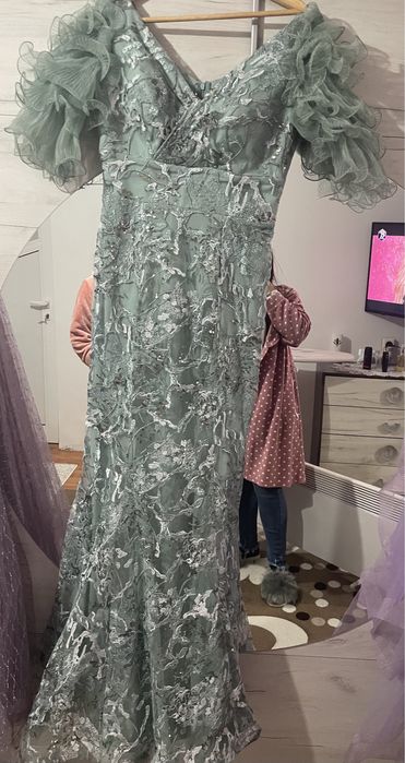 Официална рокля