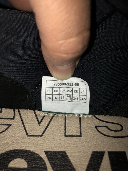 Обувки естествена кожа levis