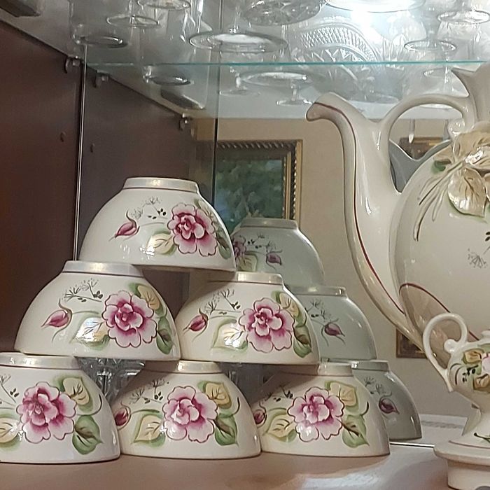 Чайный сервиз с пиалами.