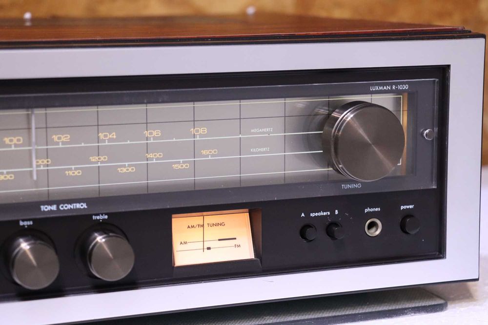 Amplificator/Tuner Luxman,2x45W(R-1030).