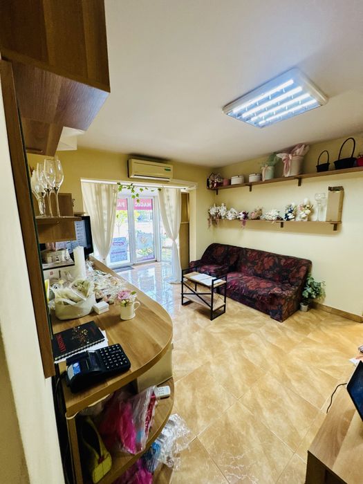 Spatiu Comercial/Birouri Podu Ros 62 mp  de Inchiriat