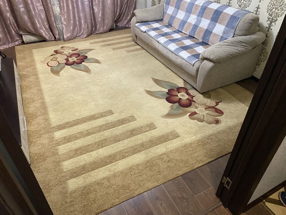Продам Ковер 3х4 м.