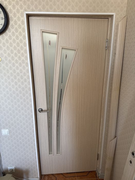 Продам межкомнатные двери (4 шт)