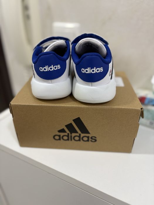 Оригинални обувки за дете Адидас Марвил