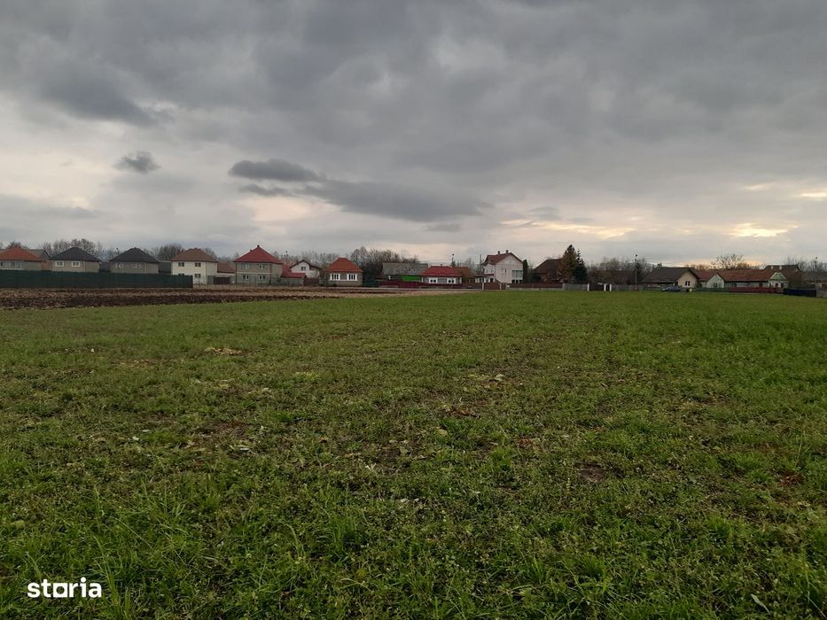 Vand teren intravilan construibil bine pozitionat in Lunca Calnicului