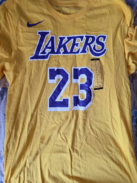 Продам футболку Nike Lakers