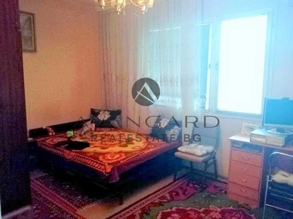 оф.19043 3-стаен РЕАЛНА КВАДРАТУРА Прослав