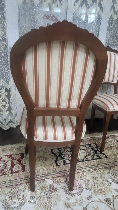 Стол и стулья 8 шт