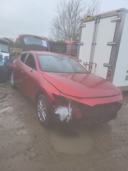 Mazda 3 an 2020 motor 2.0 benzina hybrid