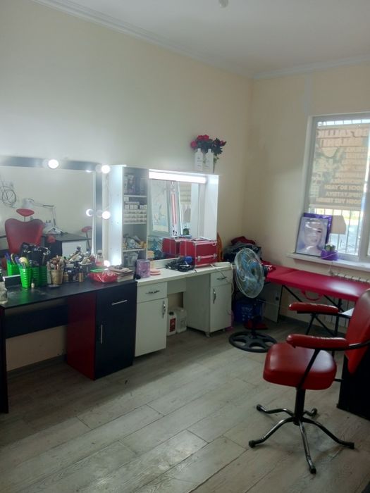 Kvartira sotiladi 2 xona Bir hona Magazin ikkinchi hona salon bulgan