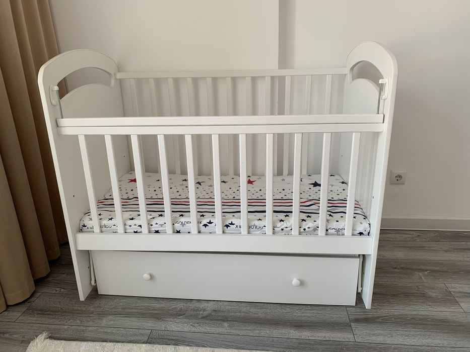 Продам манеж с полкой