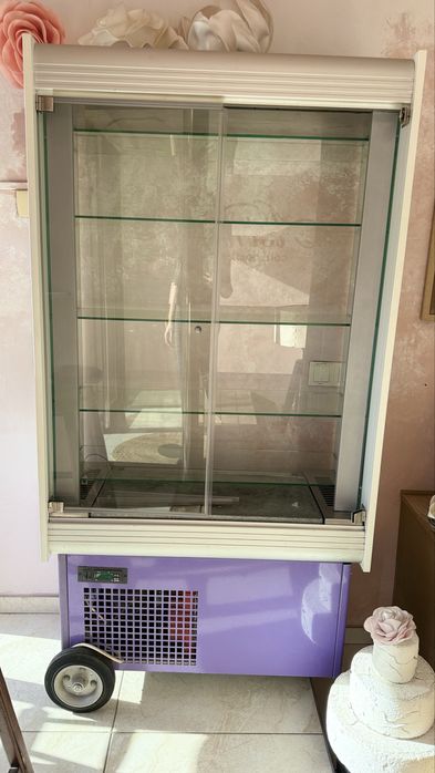 Хладилна витрина продуктова