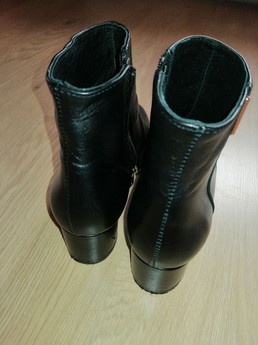 Botine Nessi negre din piele naturala, mărime 38, noi