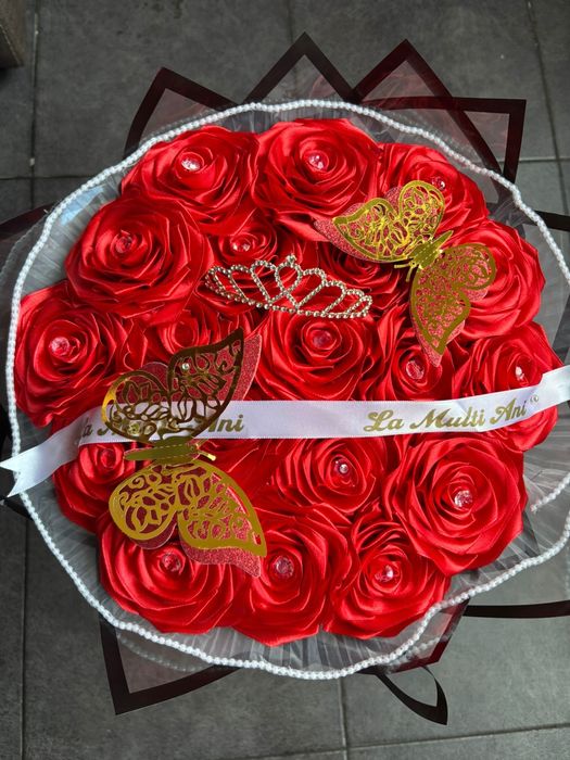 Ursuleț de Pluș Gigant cu Buchet Personalizat – Cadoul Perfect