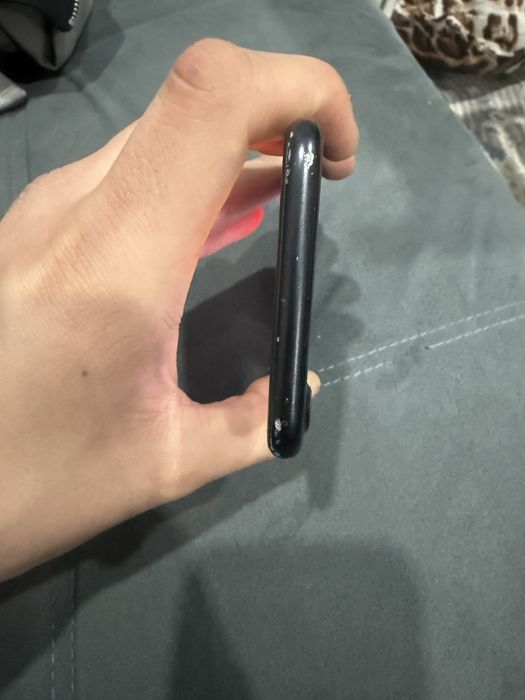 Продам iphone 7(черный)