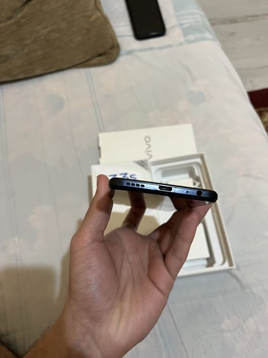 Vivo Y33s черный