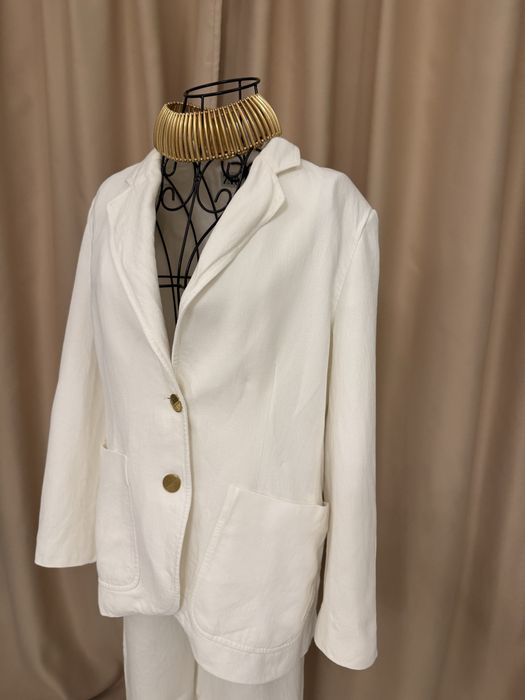 Бял костюм Zara дънков , сако и панталон