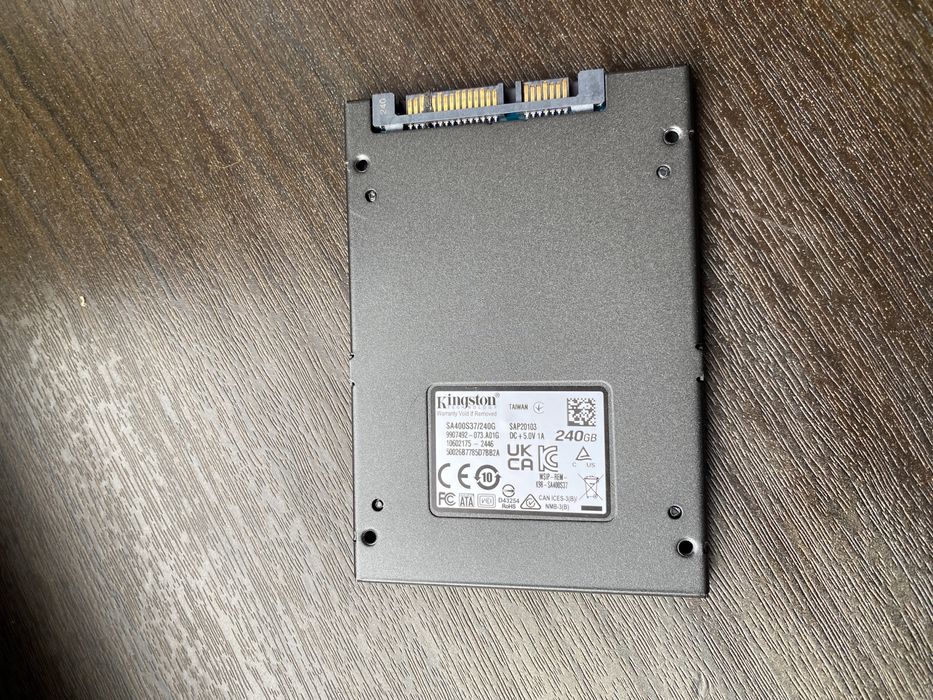 Новая SSD Kingston 240гб