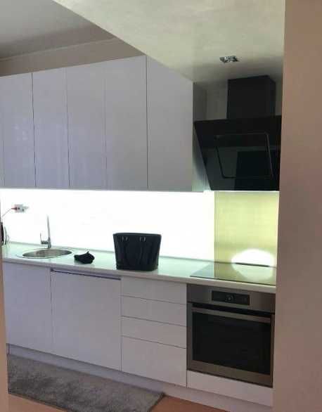 Дава се под наем Двустаен апартамент в София, Център - 75 кв.м за 650 € - Снимка #2