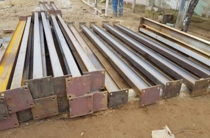 Vând și am pe stoc mărimea
12x25 din europrofile IPE 180
Hala este alc