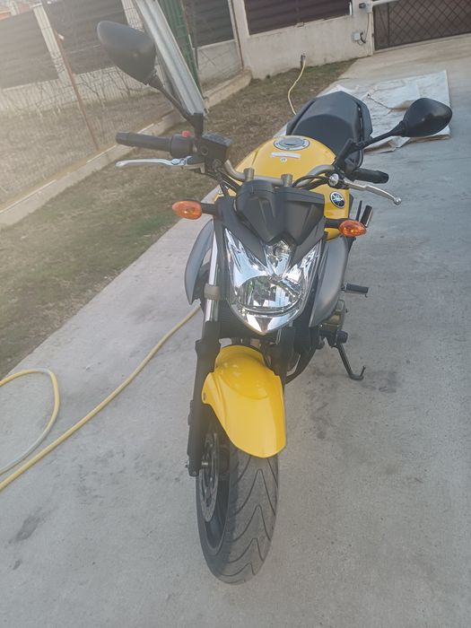 Motocicleta  yamaha  xj6